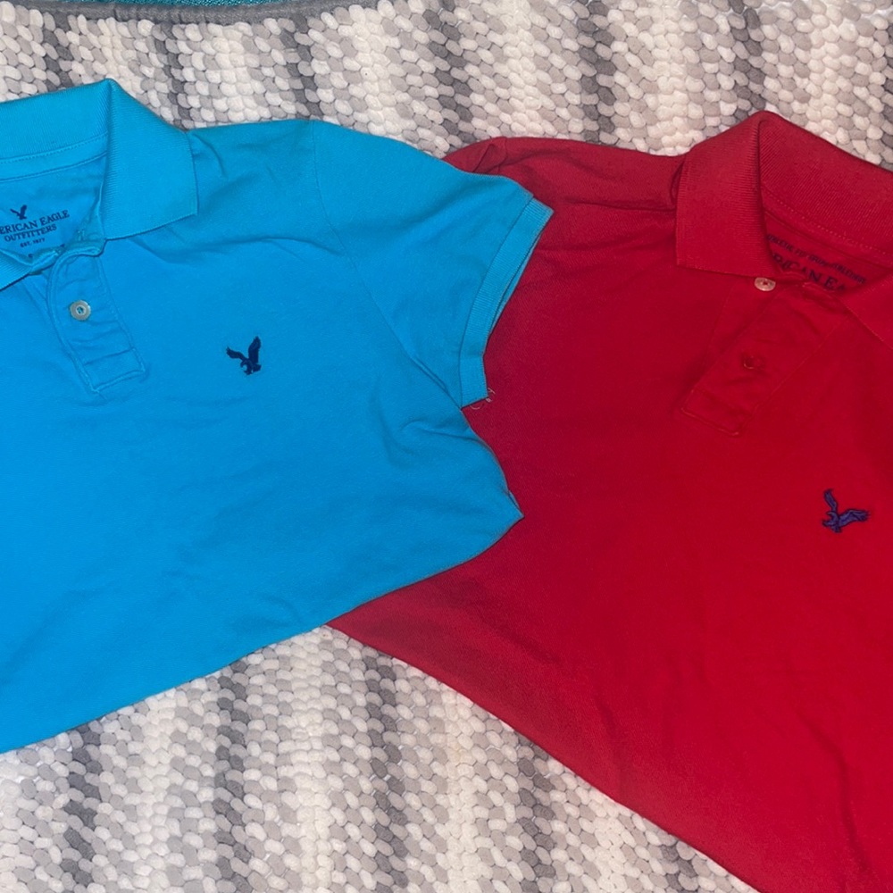 American Eagle Men’s Polo Shirts Size XS. Colors are Turquoise and Red. GUC